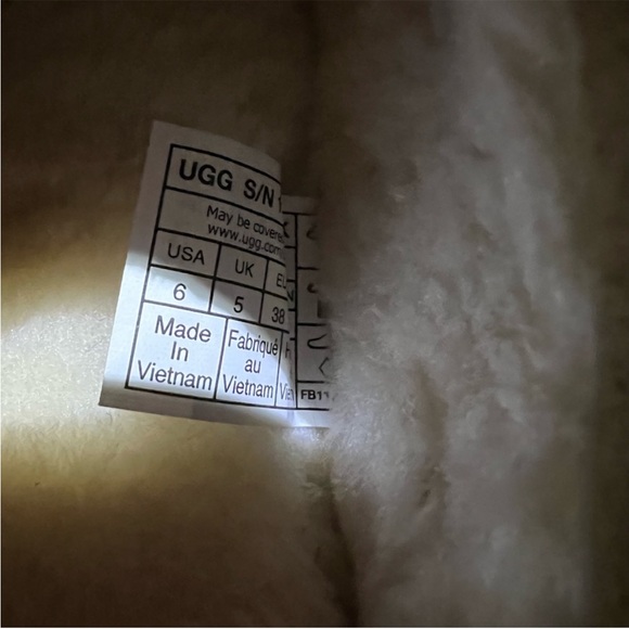 NWT UGG Tazz Slippers Chestnut Size Big Kids Y6/Women’s 7.5 - Picture 13 of 16